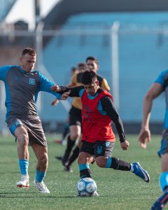 Estudiantes cerró la pretemporada con una derrota, un empate y la llegada de Ibra Hesar