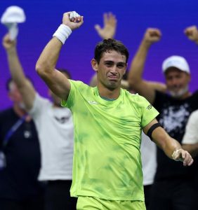 NAVONE HIZO HISTORIA ANTE DJOKOVIC
